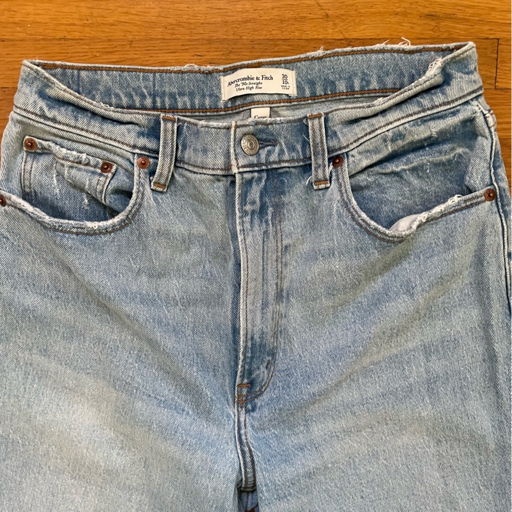 Abercrombie & Fitch Blue Jeans